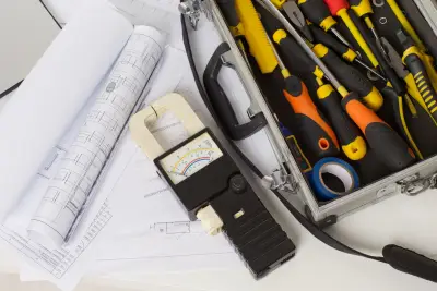 道具も作業服も全部支給。手ぶらでプロの道へ。